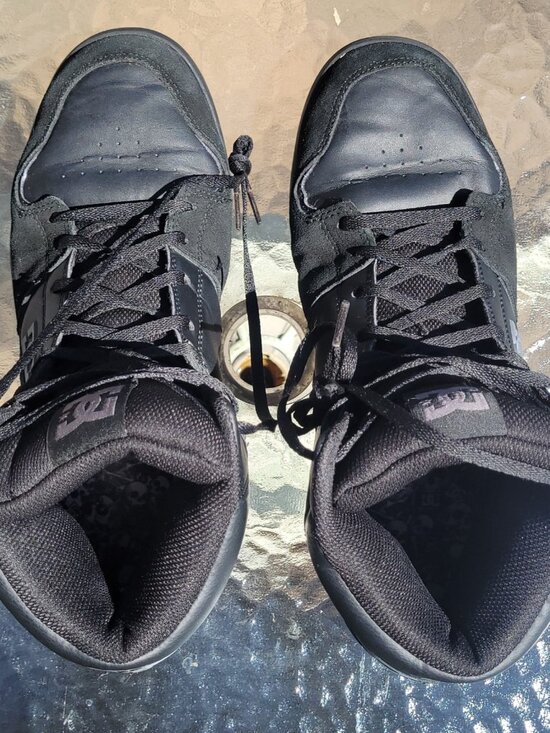 DC Cure Hi Top Skate Shoes  Men\'s size 13 Black main image 4